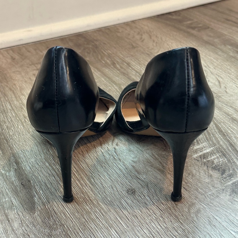 Black Pumps - Picture 3 of 6